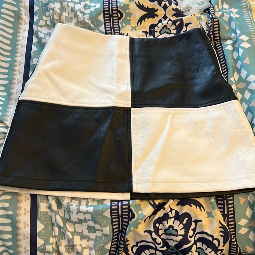 Black and white checkered mini skirt